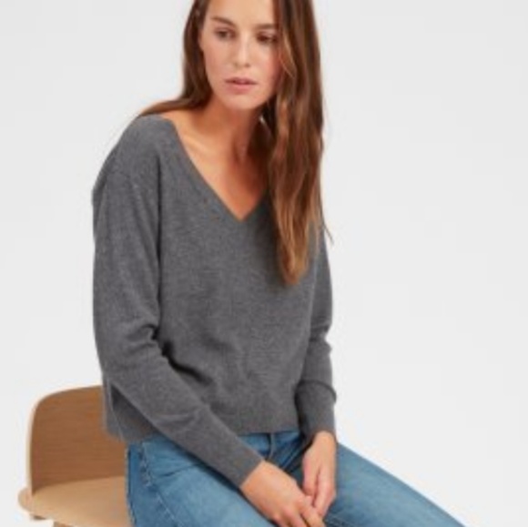 Everlane Sweaters - Everlane The Cashmere Crop V-Neck